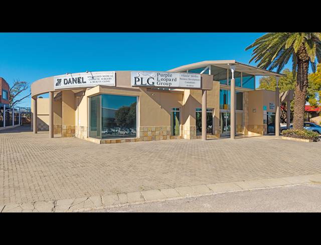 473M² BUILDING FOR SALE IN WILKOPPIES